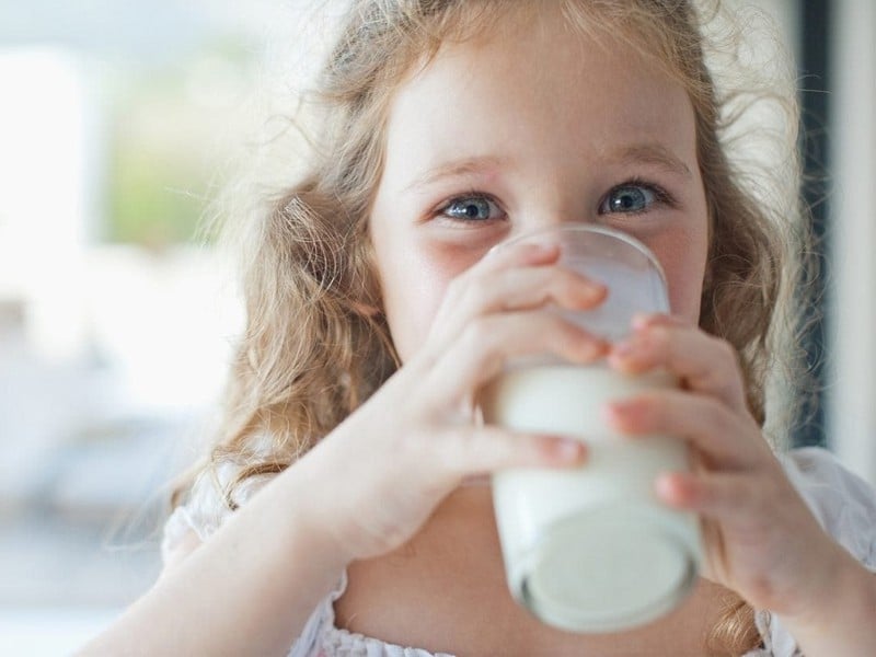 Có Nên Cho Trẻ Uống Sữa Tăng Chiều Cao: Từ Mấy Tuổi, Cách Uống?