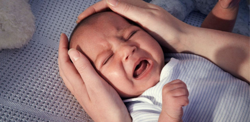 Bật mí một số mẹo dân gian chữa khóc đêm cho trẻ sơ sinh hiệu quả và an toàn