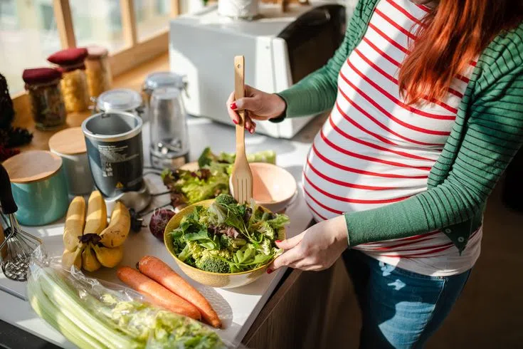Giải đáp thắc mắc: Bầu 3 tháng đầu kiêng ăn gì để tốt cho thai nhi