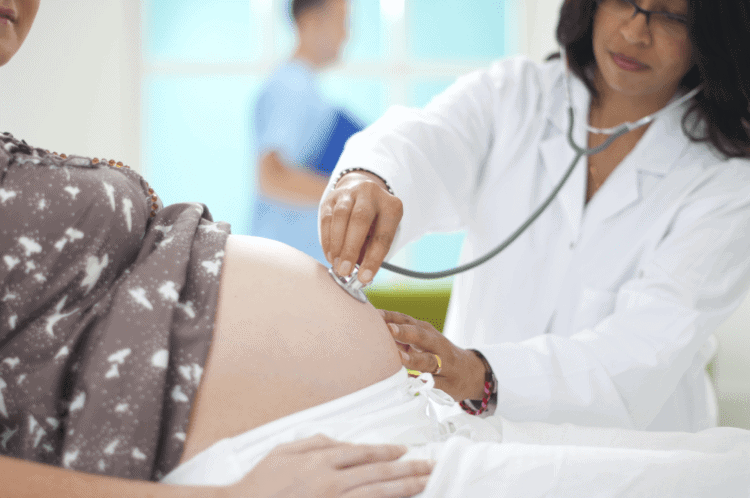 Chuyên gia sản khoa mách 10 dấu hiệu sắp sinh mẹ bầu cần ghi nhớ